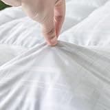 WhatsBedding 5-Inch Duck Feather & Shredded Memory Foam Mattress Topper
