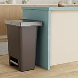 Rubbermaid Premier 19-Gallon High-Capacity Resin Step-On Kitchen Trash Can